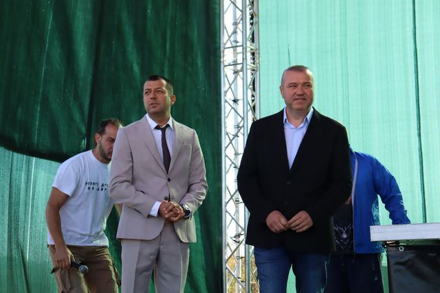 Ново небе за Узунджово