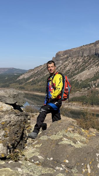 Above the reservoir from the rock